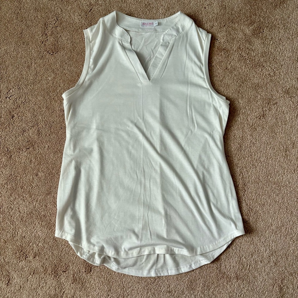 White Tank Top with Mandarin Collar and Sleeveless Design